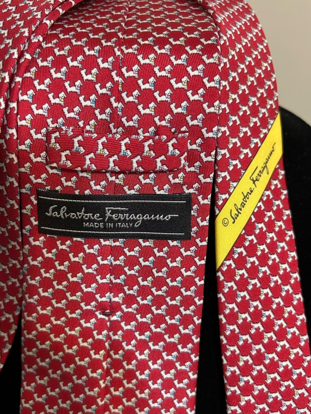 Salvatore Ferragamo Red with White Dog Pattern 100% Silk Tie Like New - Picture 4 of 4